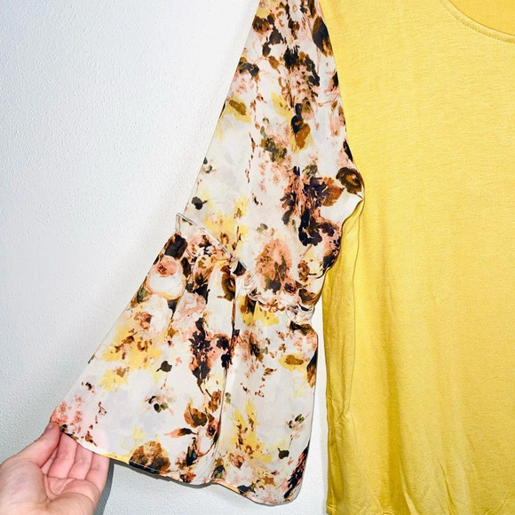 Cato NWT Yellow & Cream Contrast Floral Print Bell Sleeve Top Medium Women’s - Picture 4 of 11
